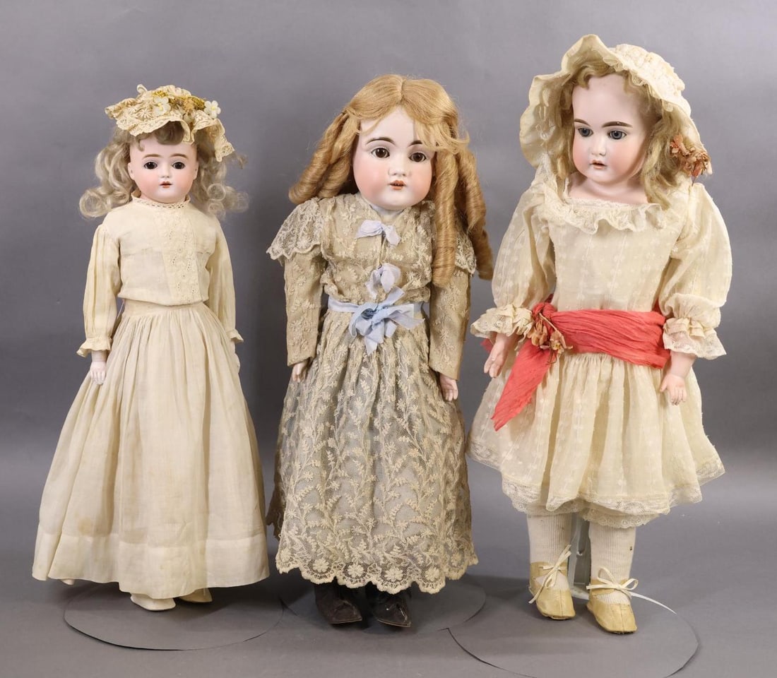 GERMAN BISQUE DOLLS. (1 of 16)