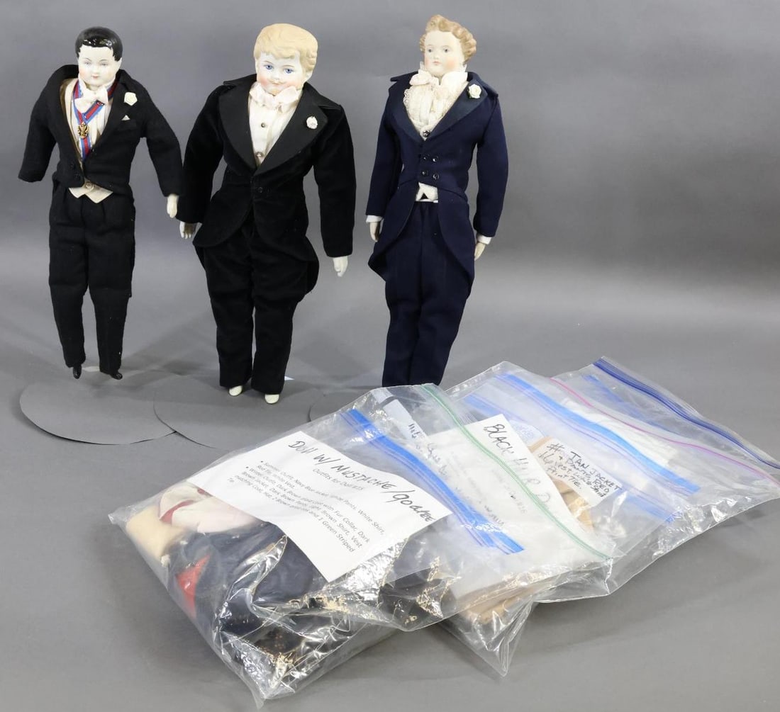 CHINA/PARIAN DOLLS. (1 of 14)