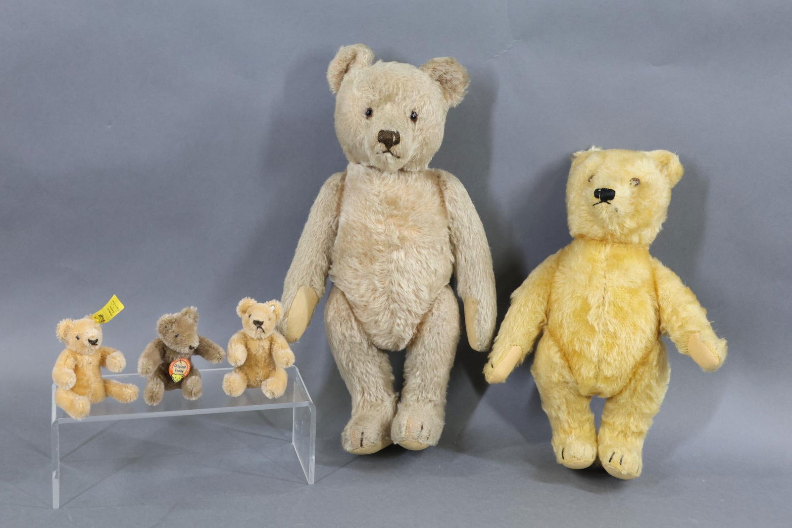 VINTAGE STEIFF. (1 of 9)