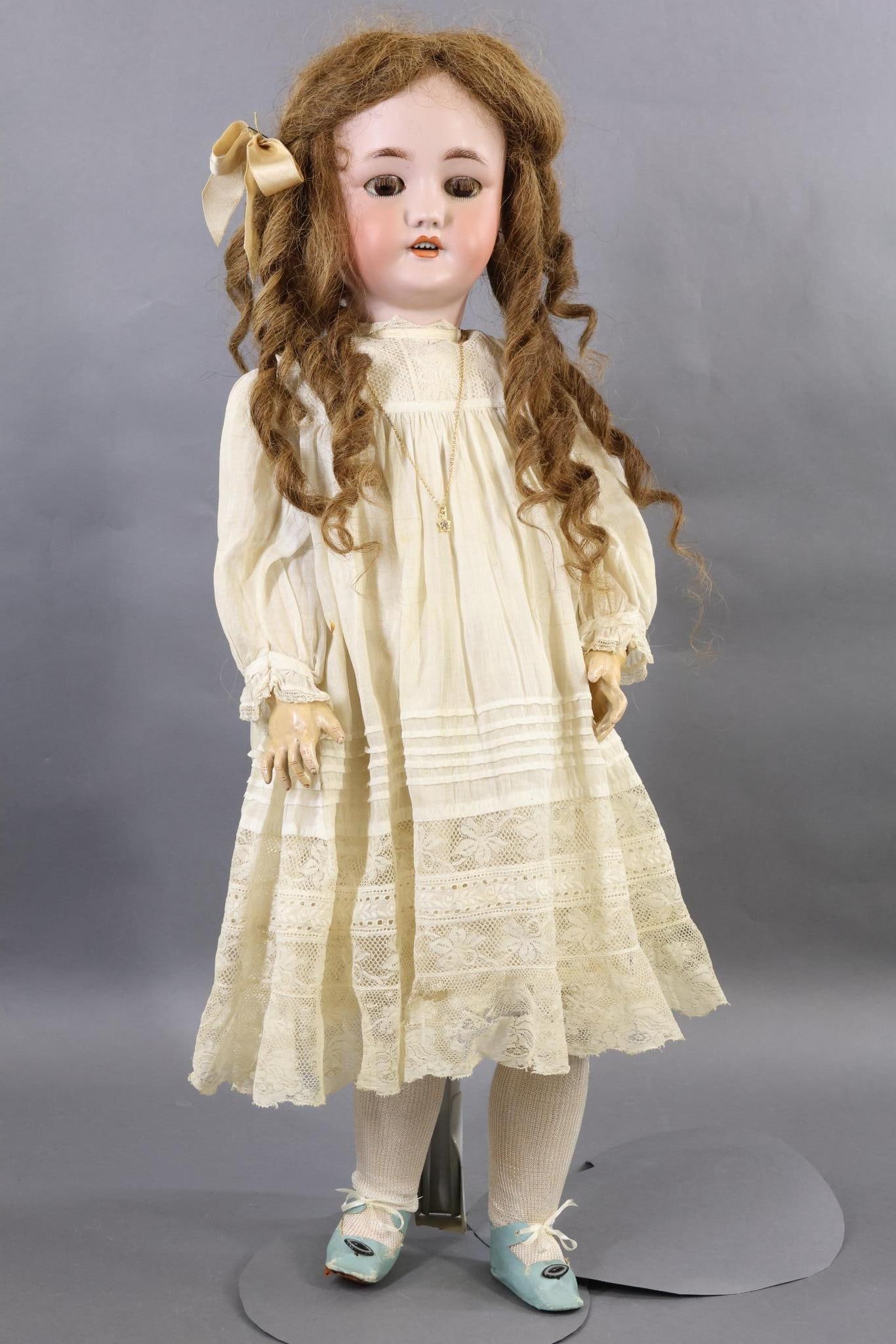 GERMAN BISQUE DOLLS. (1 of 7)