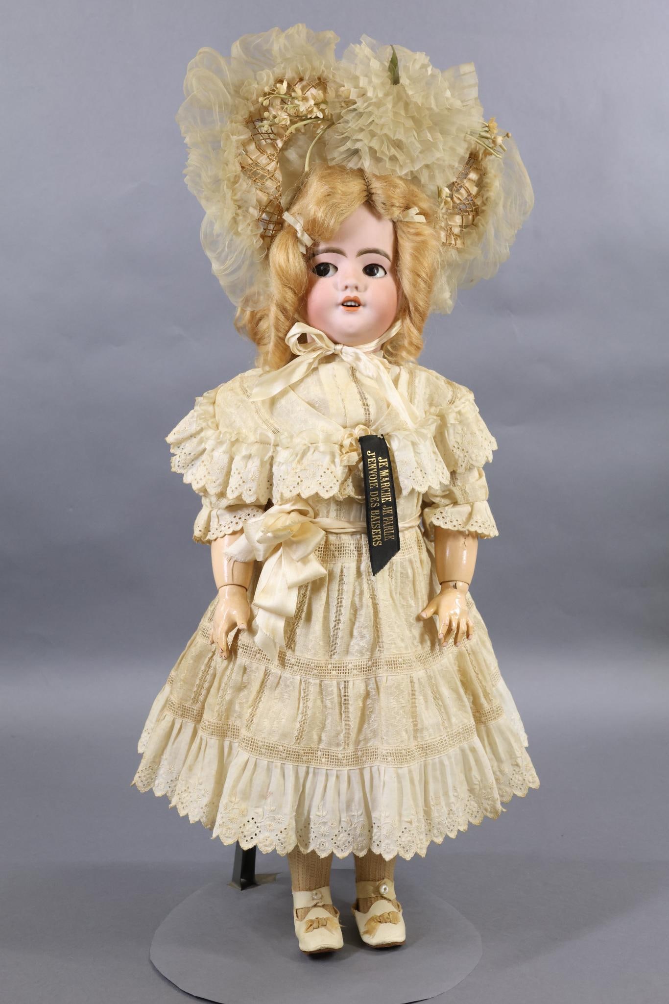 FRENCH BISQUE CHARACTER DOLL. (1 of 10)