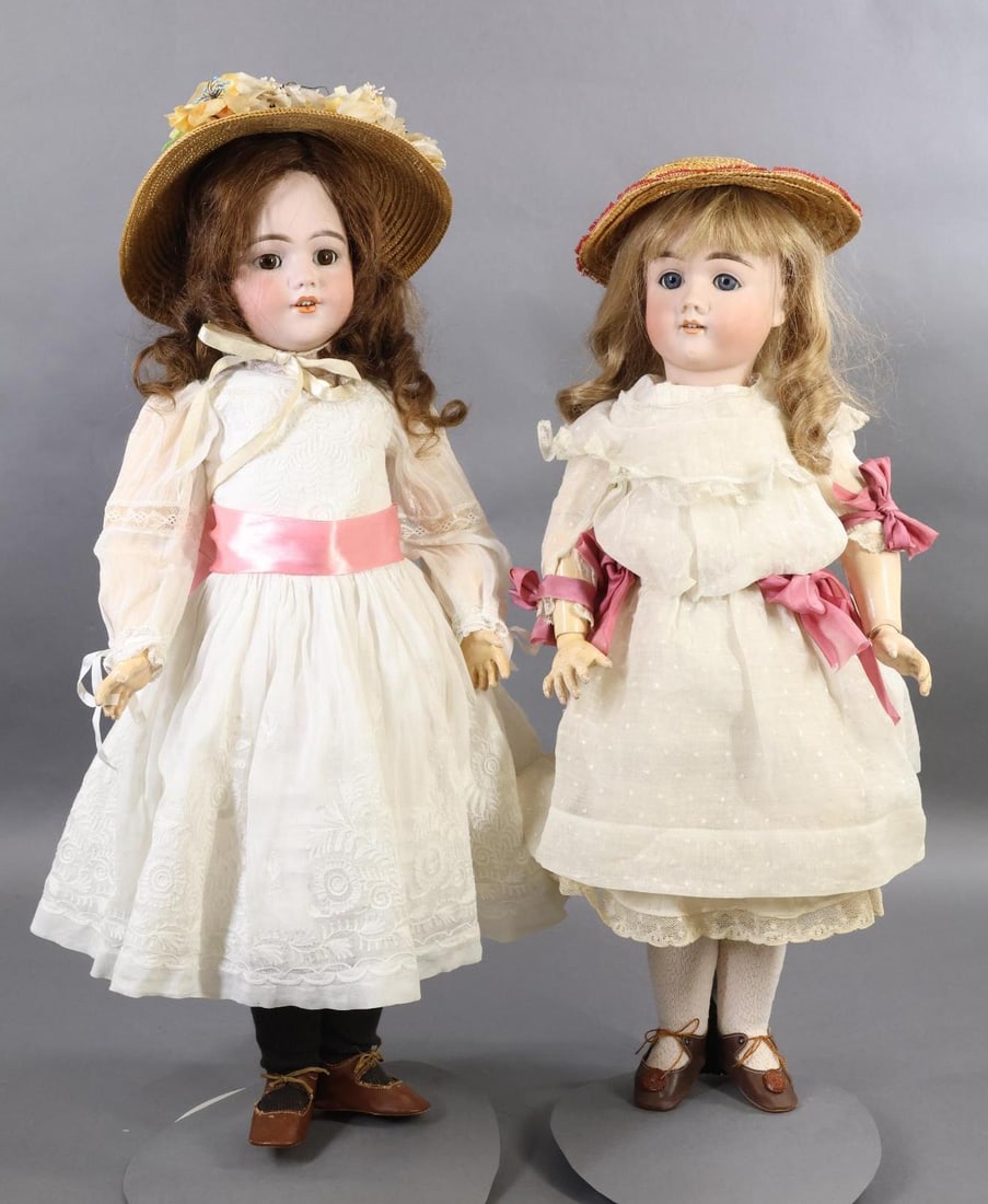 GERMAN BISQUE DOLLS. (1 of 15)