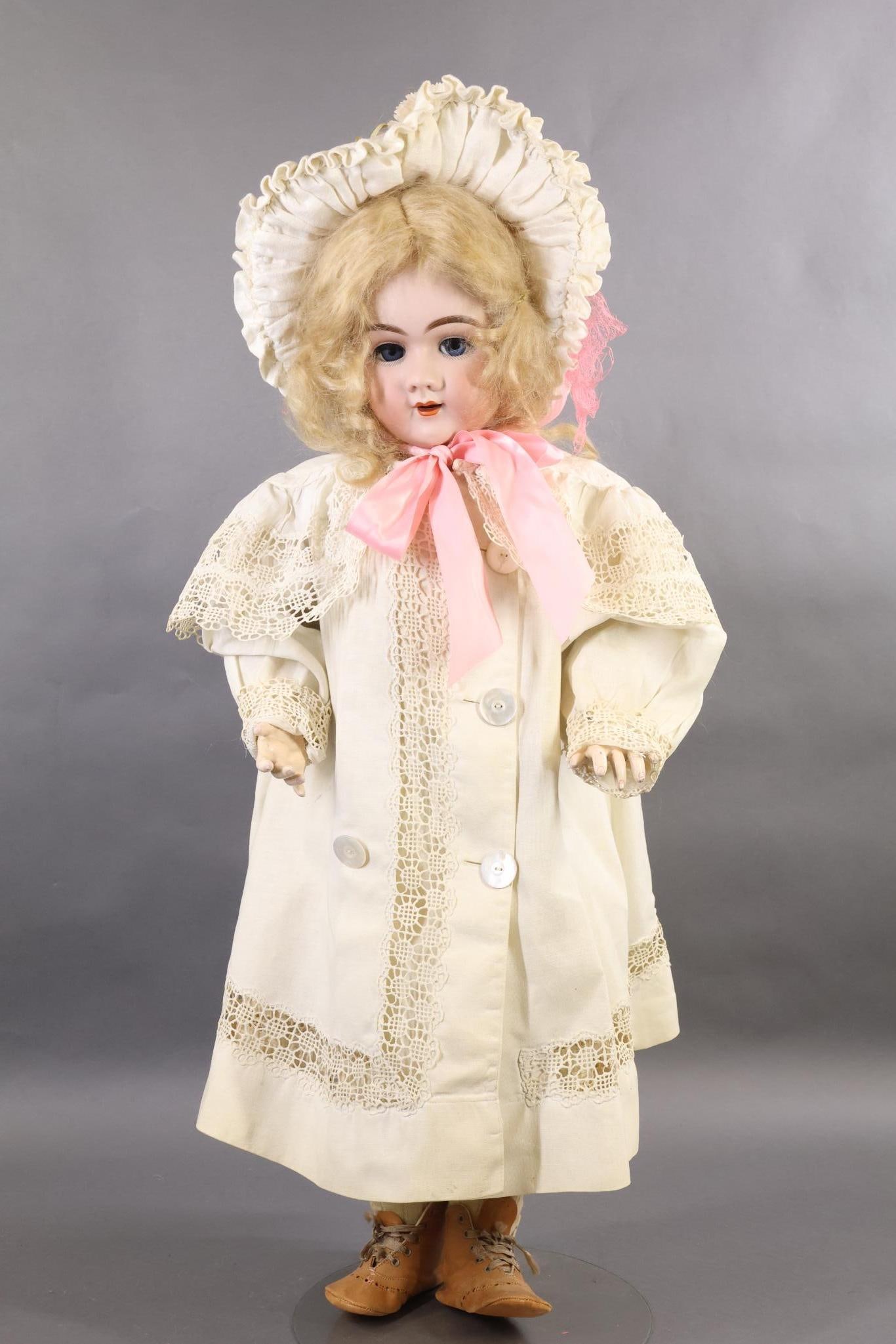 GERMAN BISQUE DOLLS. (1 of 11)