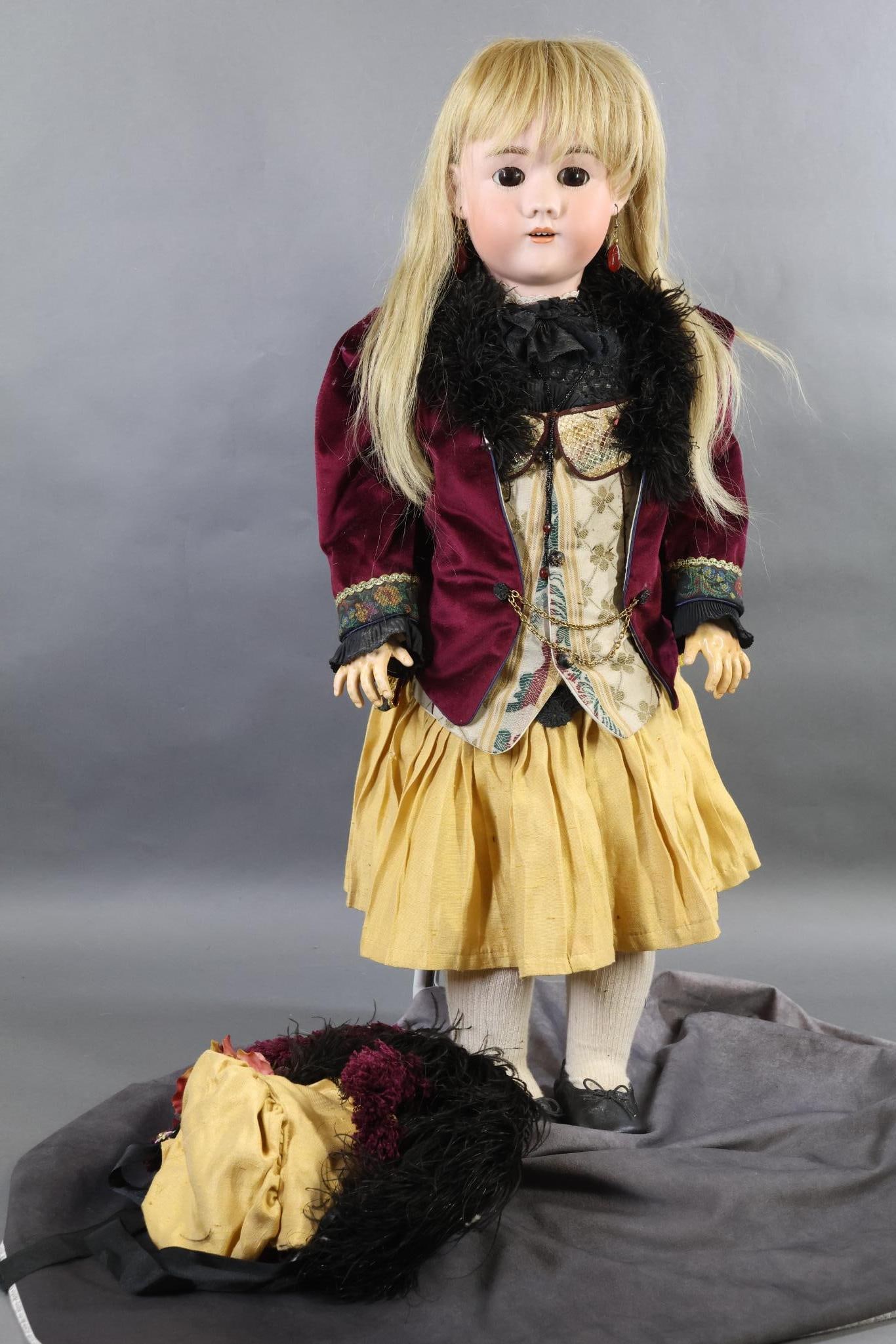 GERMAN BISQUE DOLLS. (1 of 10)
