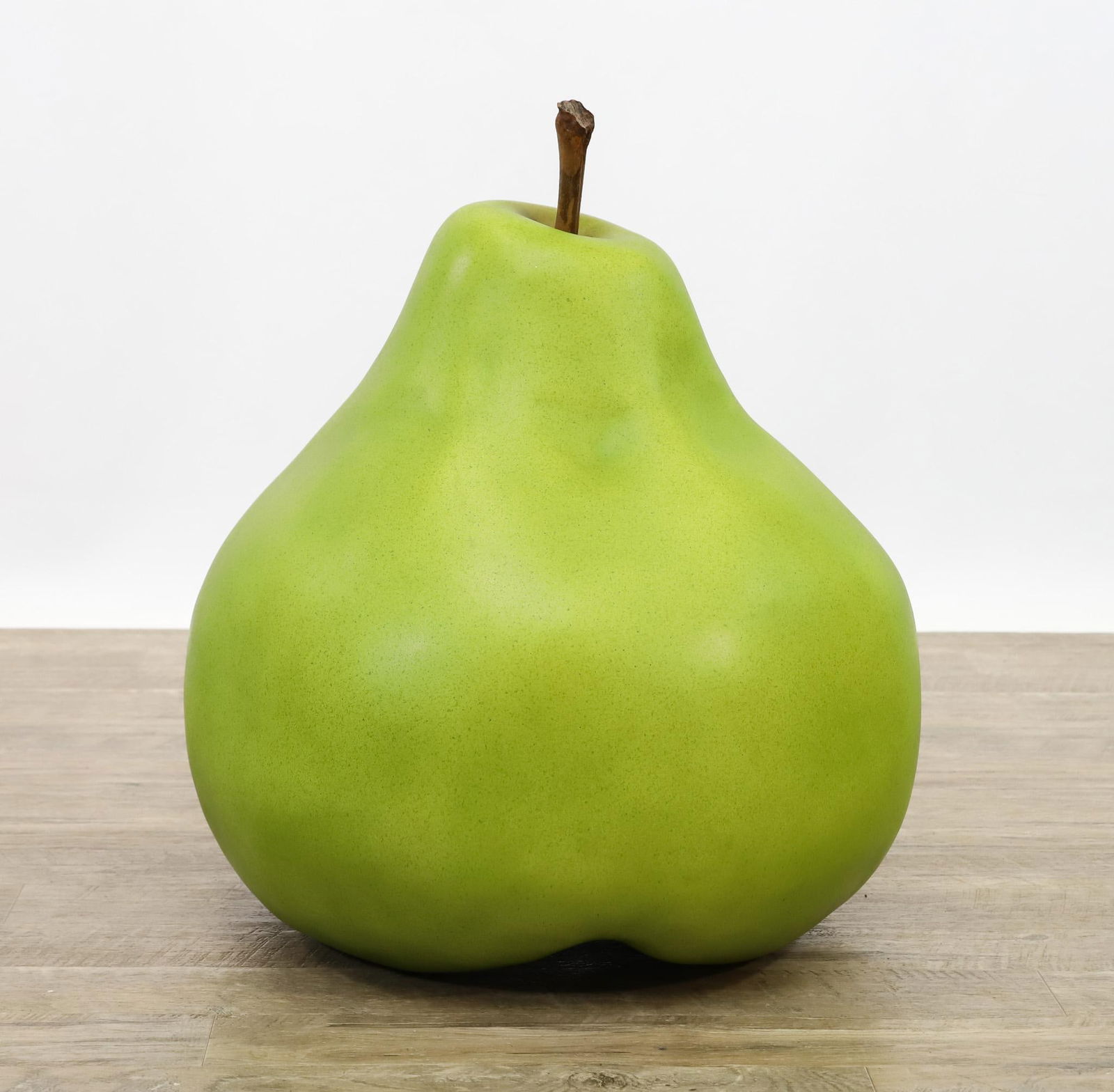 Selma Calheira for Cores da Terra Ceramic Pear Sculpture (1 of 11)