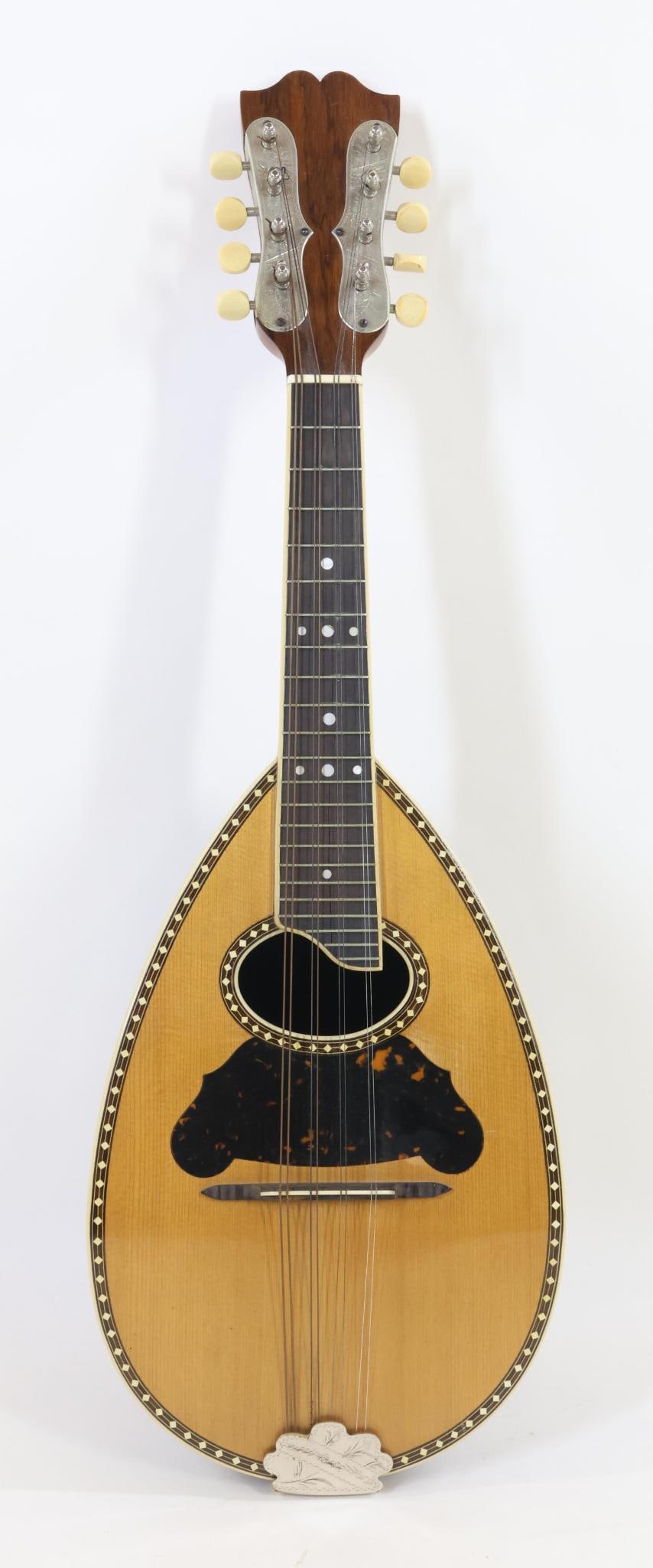 Weymann Mandolin (1 of 13)