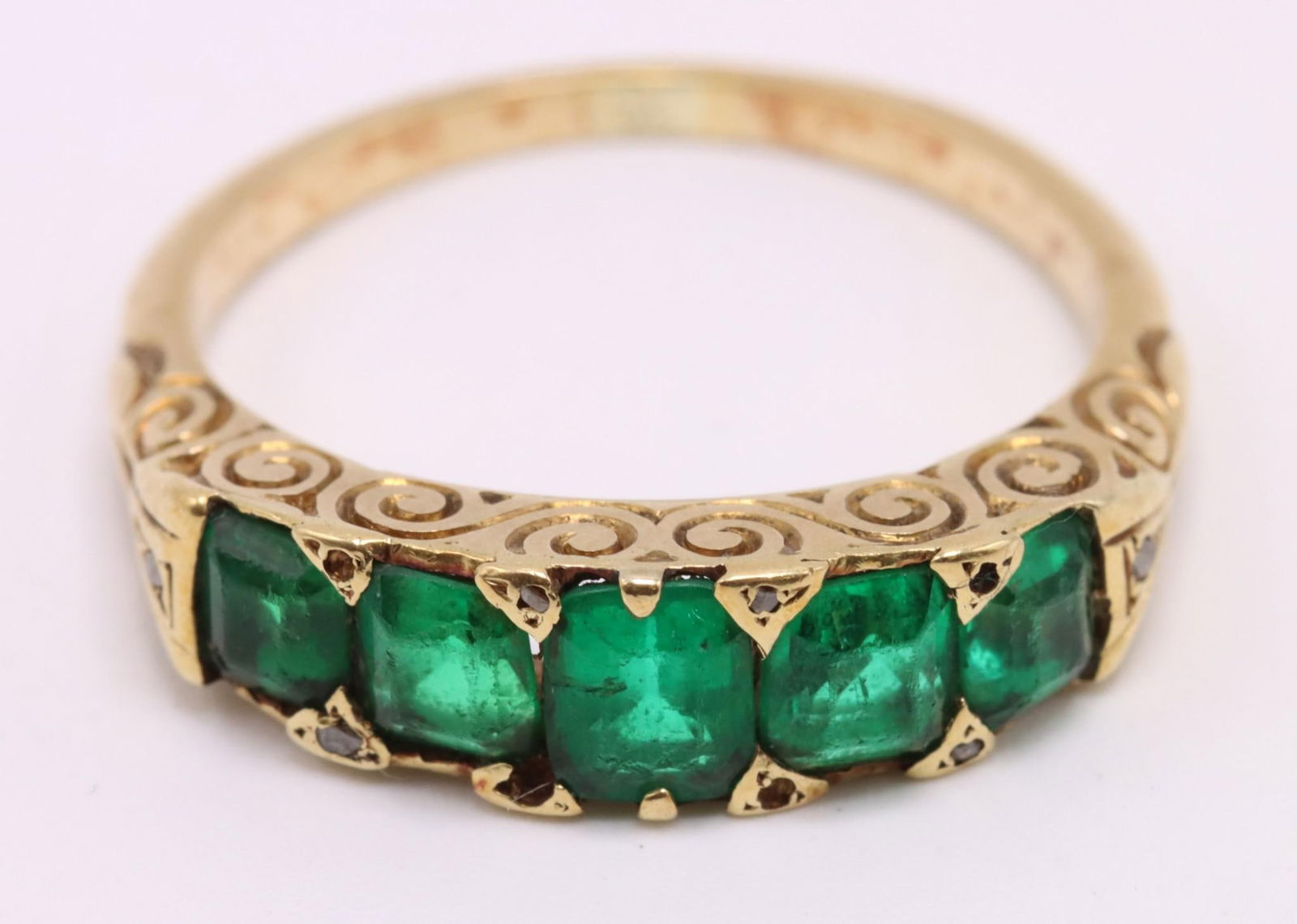 18k YG Emerald Ring (1 of 8)