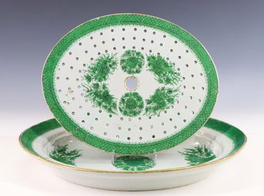 Chinese Export Porcelain Green Fitzhugh Platter and Mazarin