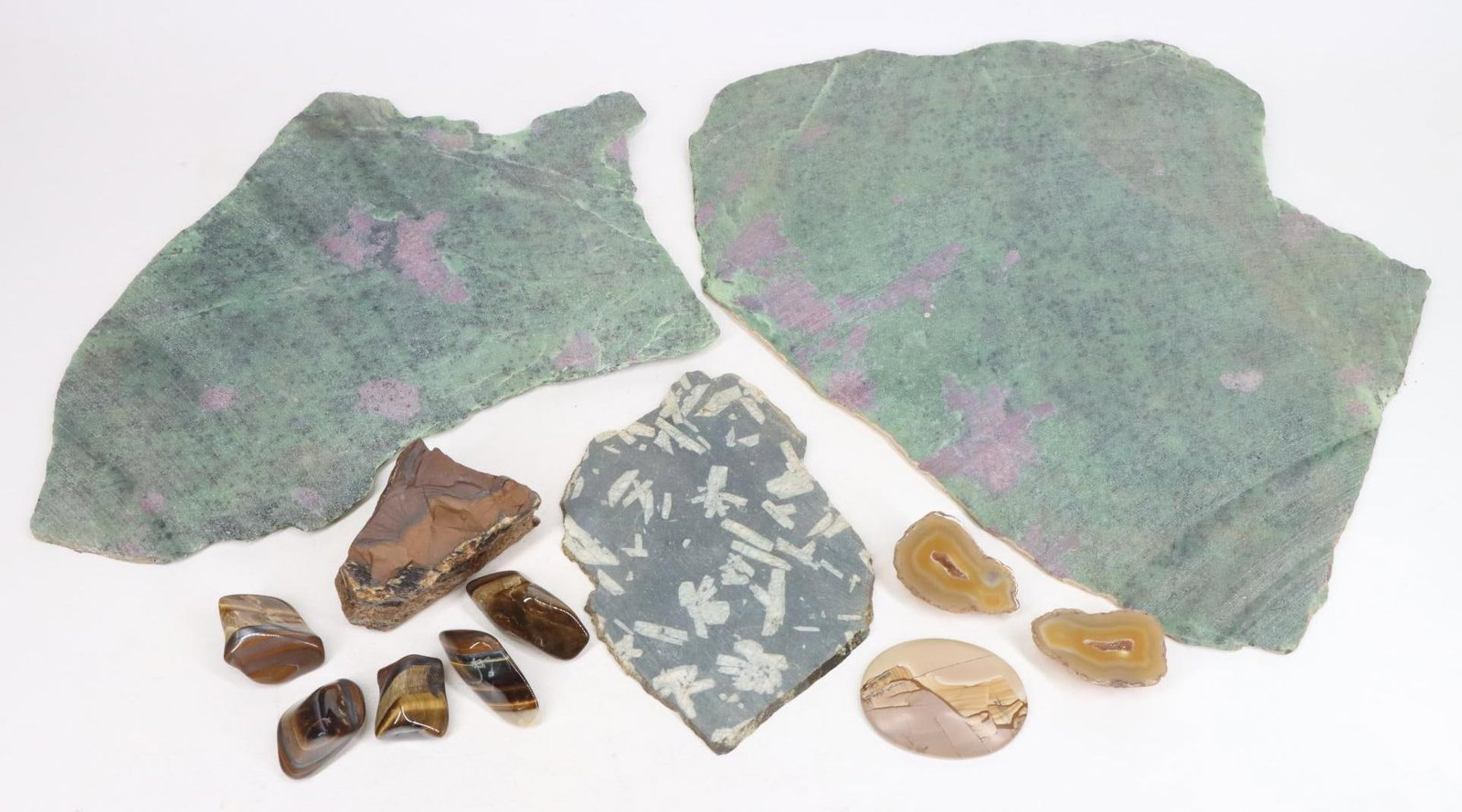 Mineral Specimens: Quartz/var.Agate/lapidary/corr.sections #7815 (unknown location, 36.6g), Quartz/var.picture Jasper/lapidary #4040 (unknown location 22.5g), polished tiger eyes (84.5g), and unidentified specimens.