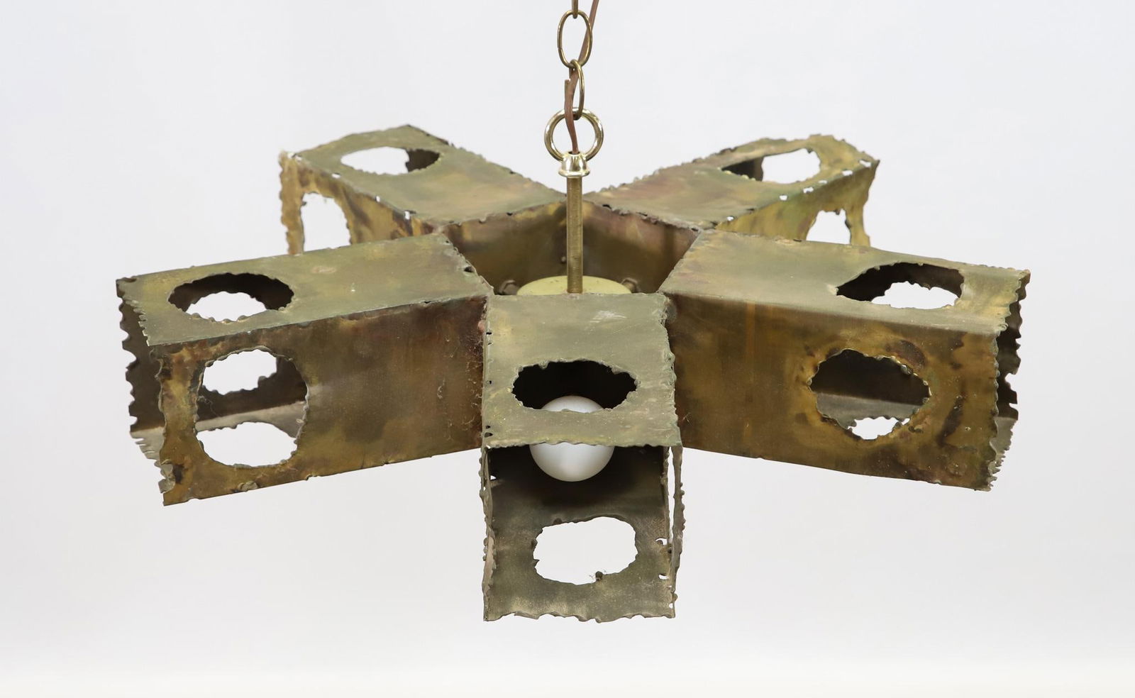 Attr. Tom Green Light Fixture (1 of 11)