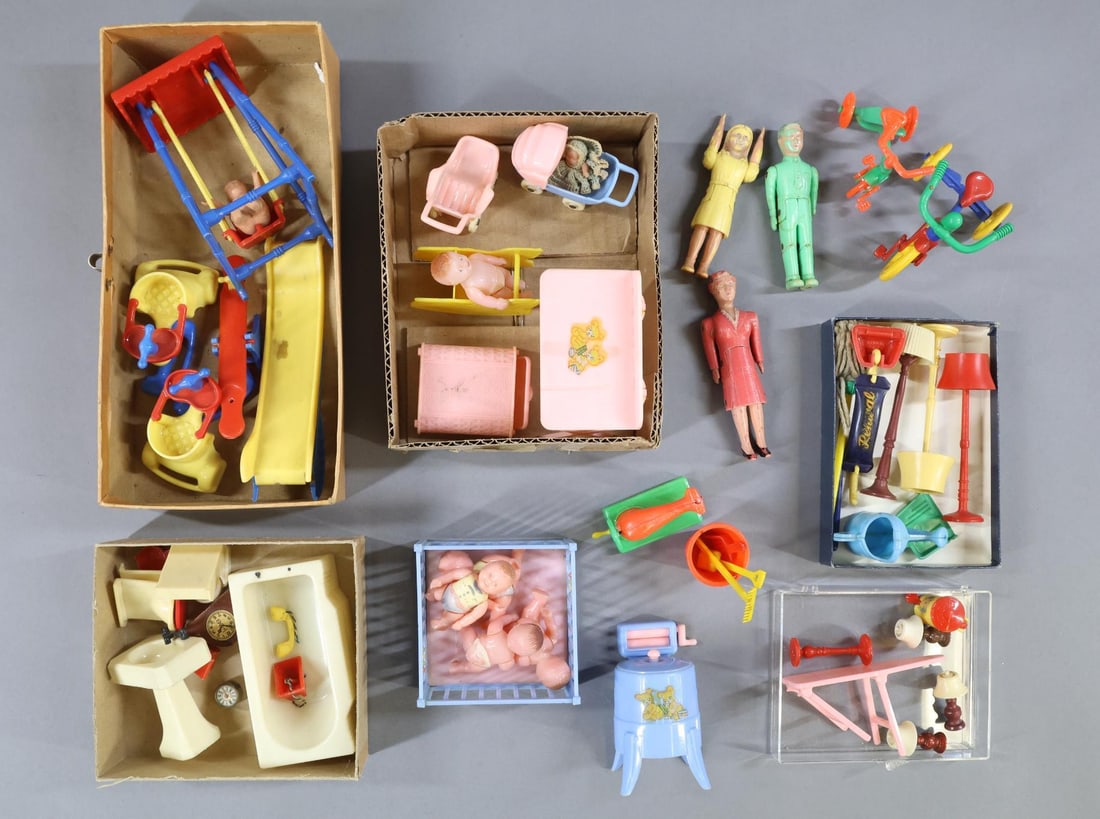 MINIATURES.: LOT of plastic miniatures. RENWAL baby and adult dolls. Playground equipment. Laundry, cleaning. Also - ACME, IDEAL, IRWIN. Many accessories. This lot is being sold AS IS.