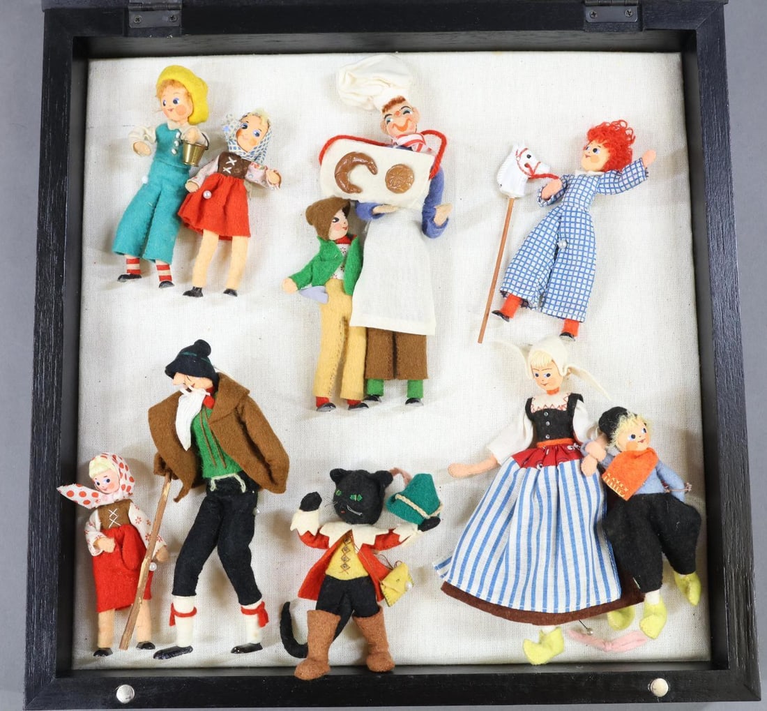 CLOTH DOLLS.: LOT of BAPS. (10) Dolls/Animal. 3 1/2" - 6". Dutch mother and male child. Heidi and The Grandfather. Child with Horse toy. Jack & Jill, Baker & child with no money. Puss N' Boots, the Cat. Condition: