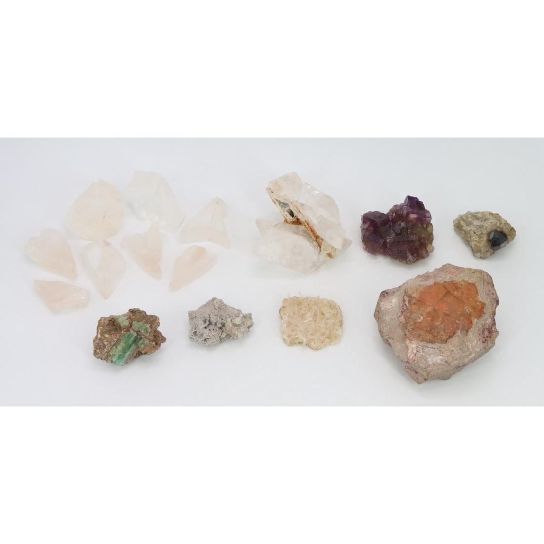Mineral Specimens: Calcite/XL #4258 (Chihuahua 113.9g), Calcite/XL group #4688 (unknown location 77.3g), Fluorite/XL group #3499 (unknown location 41g),Garnet/XL in matrix #3019 (unknown location 21.3g), Beryl/XL/var.gr