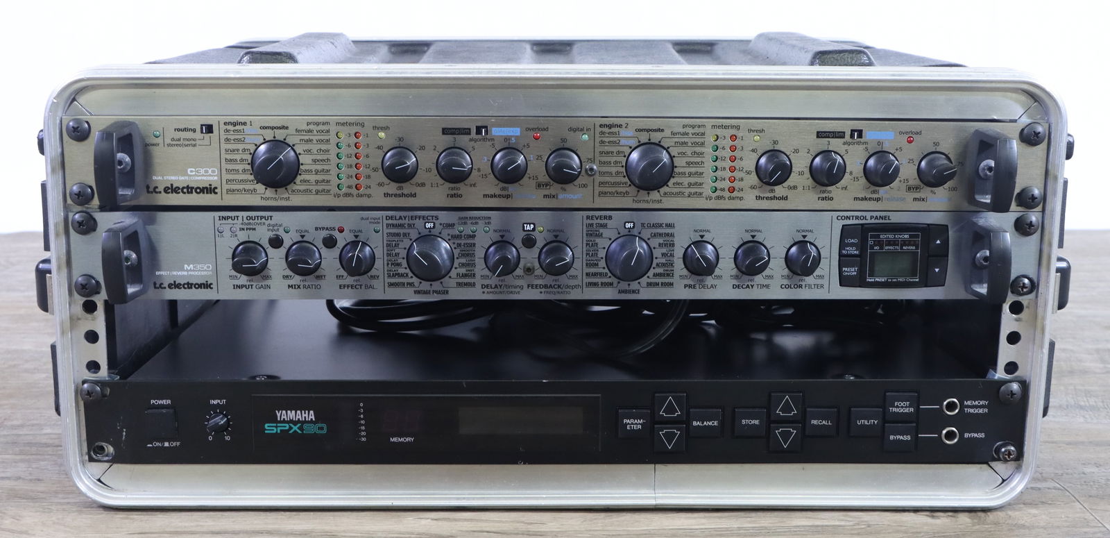 Lot of 3 Processors: Yamaha and T.C.Electronic (2). (1 of 9)