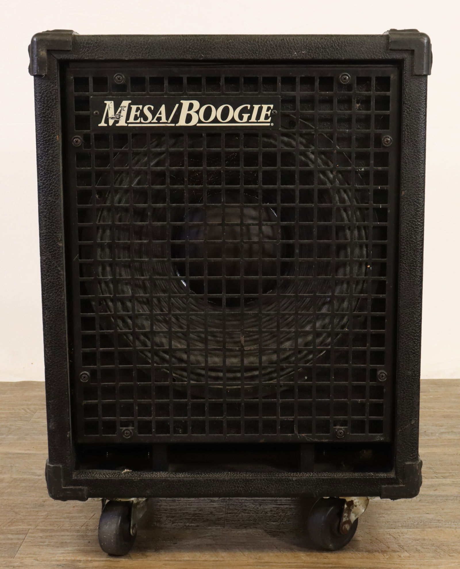 Mesa/Boogie Bass Speaker Cabinet (1 of 4)