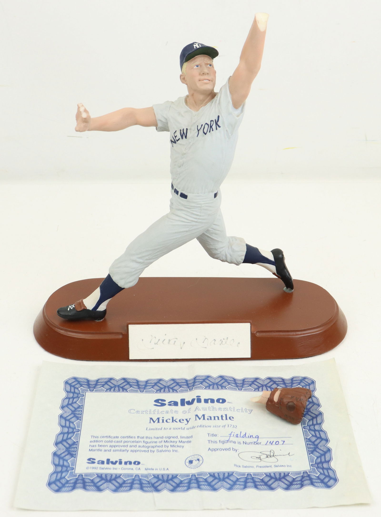 Salvino Mickey Mantle Autographed Statue (1 of 12)