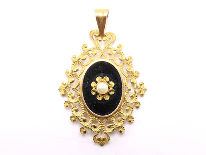 18k YG Brooch: 18k yellow gold Victorian open work brooch set with a 4mm pearl on onyx. 2" and 4.0 dwt