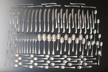 Stieff "Williamsburg Queen Anne" Sterling Silver Flatware Service for 6 With Extras