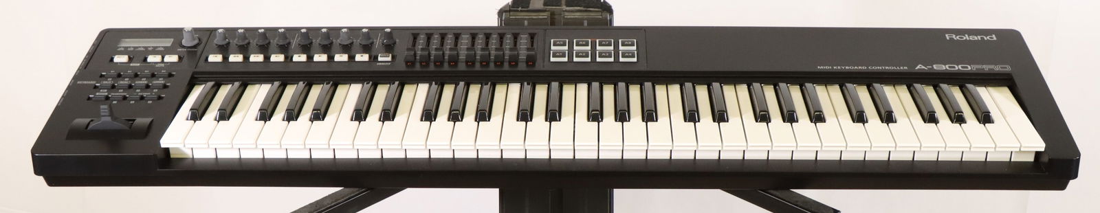 Roland A-800PRO MIDI Keyboard Controller (1 of 14)
