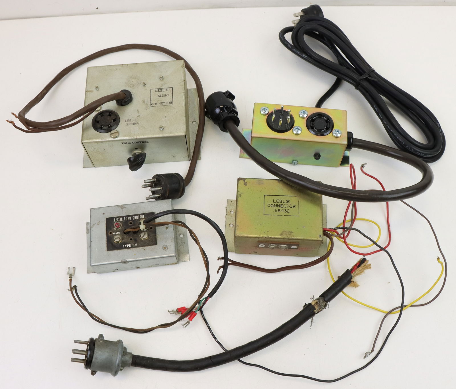 Leslie Connector Units and Amplifier Components (1 of 7)
