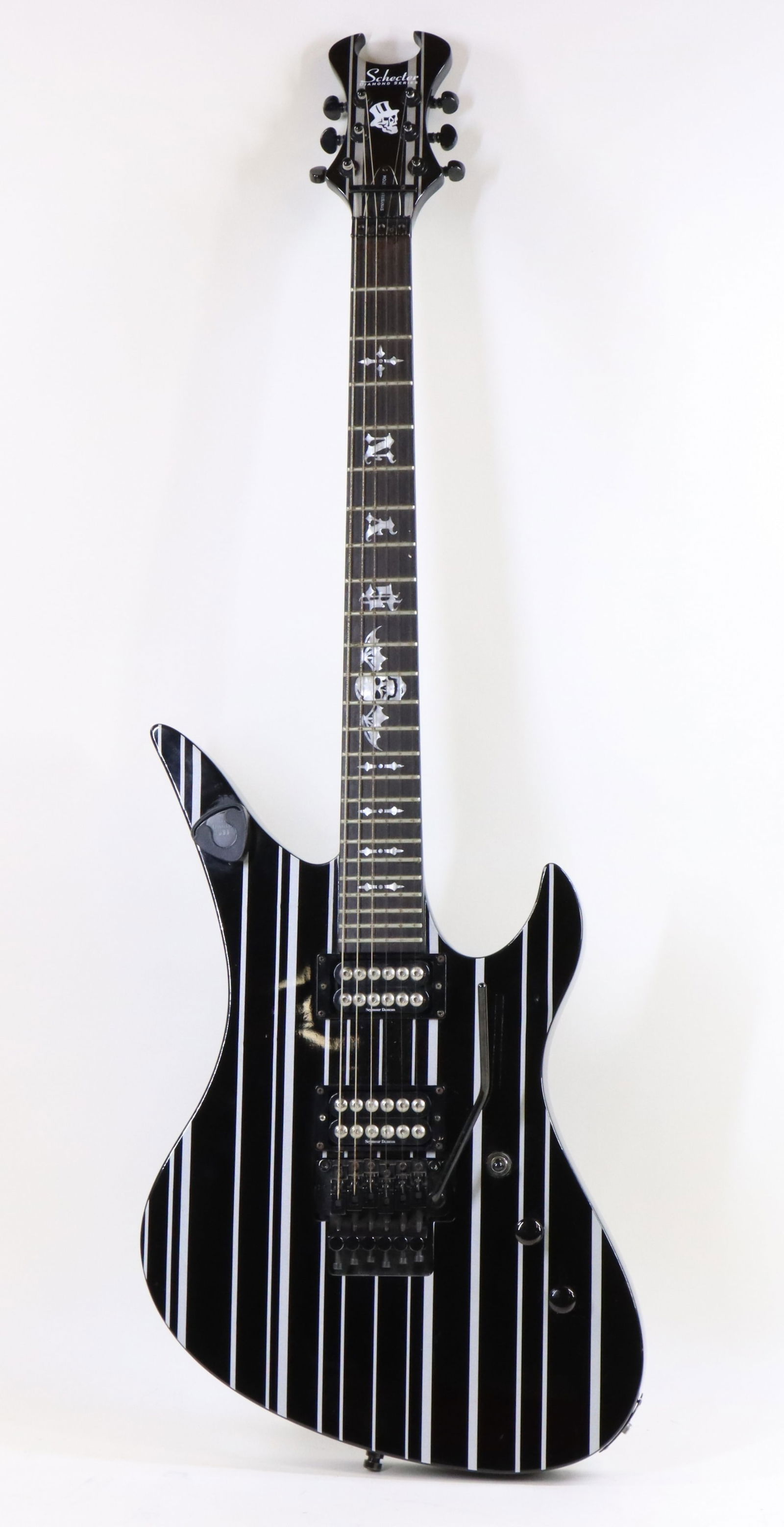 OVATION 1687GT-7 Adamas I， GT Non-Cutaway Deep Reverse