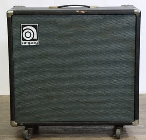 Ampeg VT-40 Guitar Amplifier with Footswitch