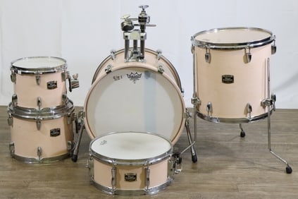 Yamaha Tour Custom 5 Piece Drumset