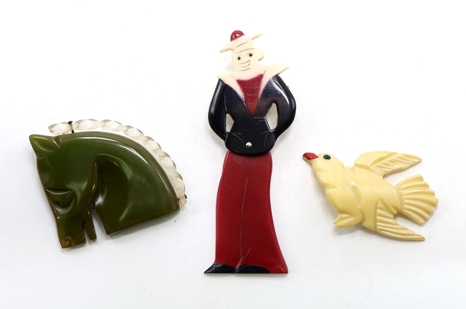 Vintage Bakelite and Lucite Brooches (1 of 2)