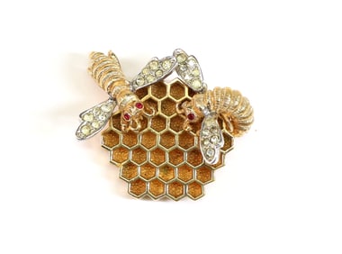 Boucher Honey Comb Brooch