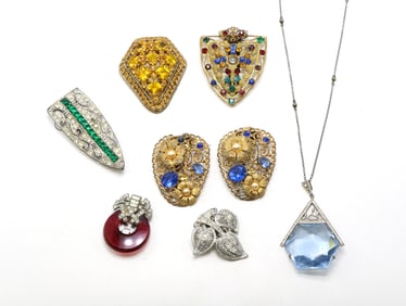 Vintage Jewelry Including Clip Brooches and Pendant Necklace