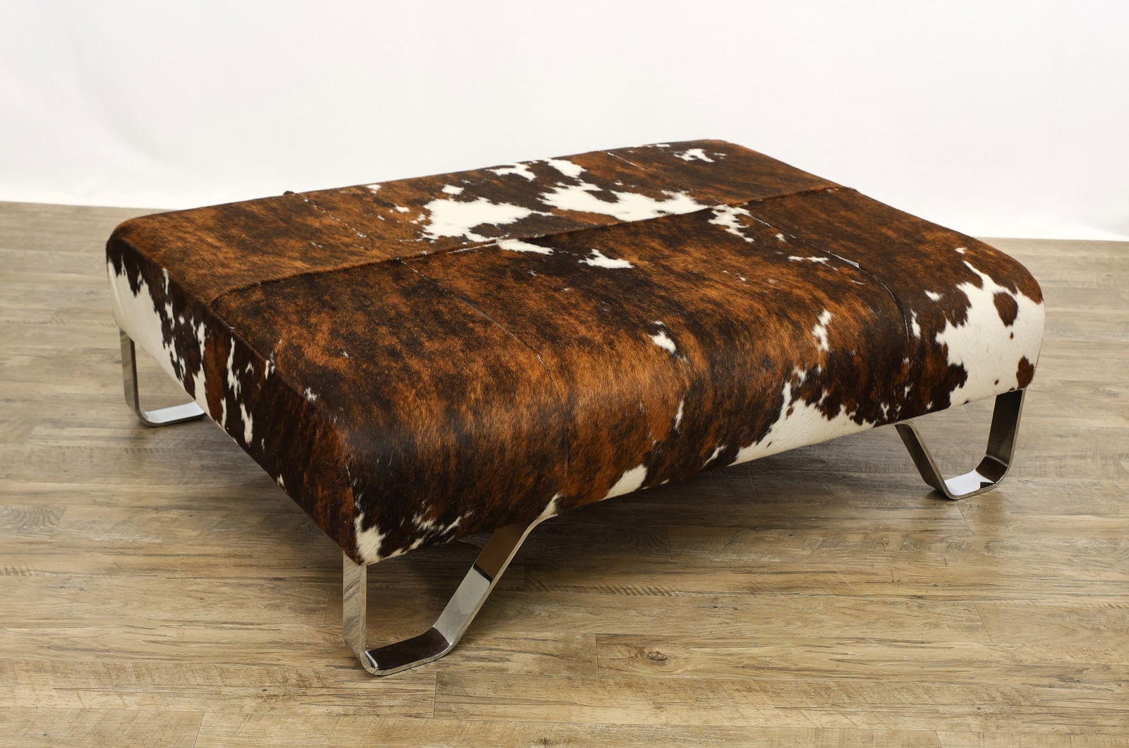 Poltona Frau Cowhide Bench (1 of 11)