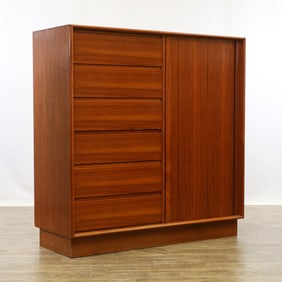 Art Furn Teak Chifferobe