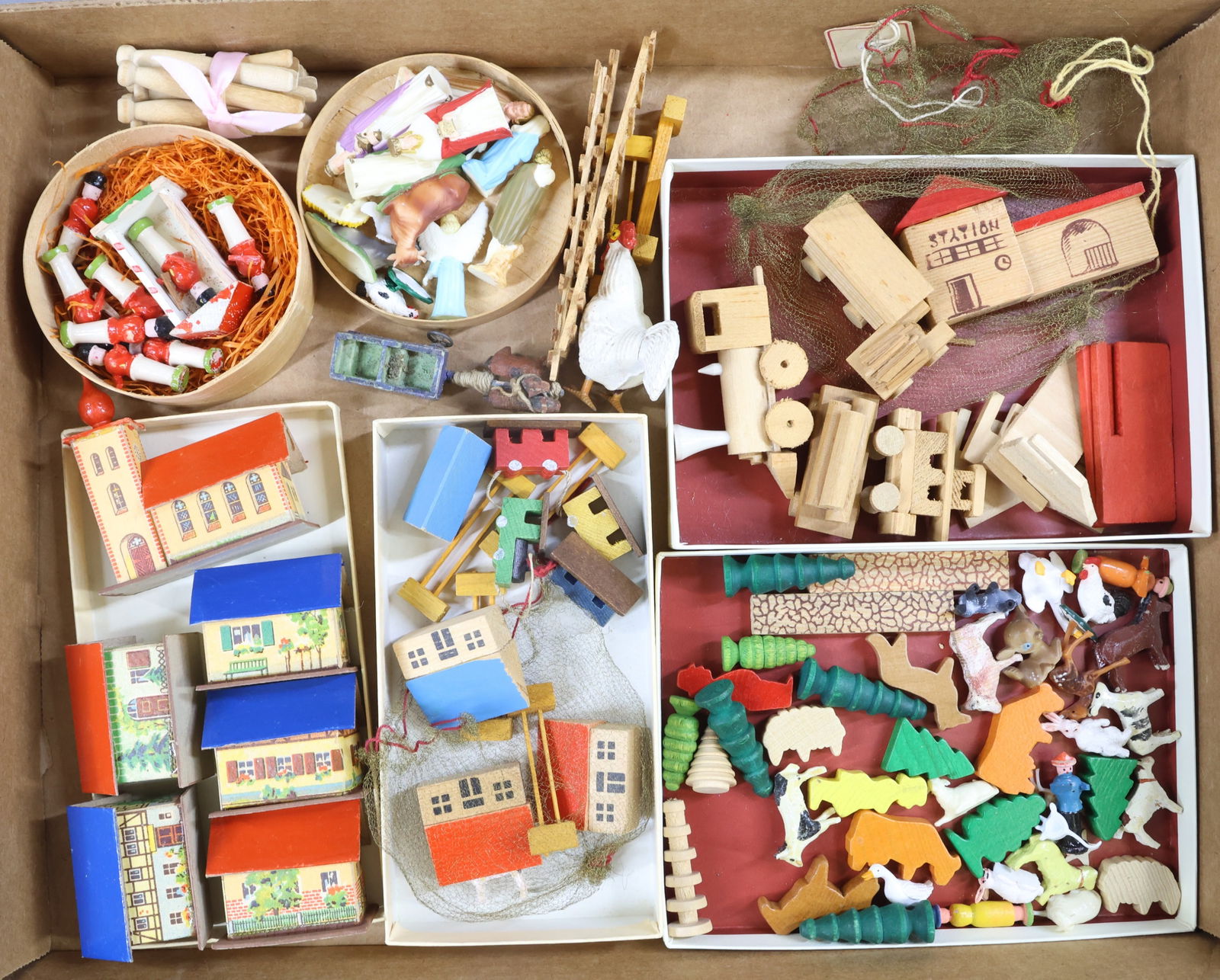 MINIATURES. (1 of 5)