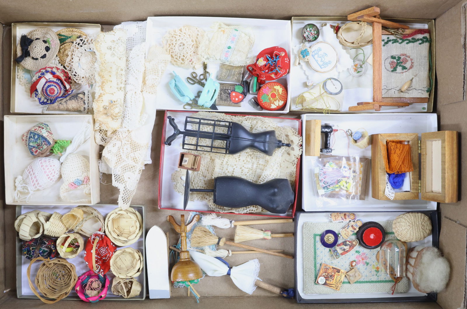 MINIATURES. (1 of 9)