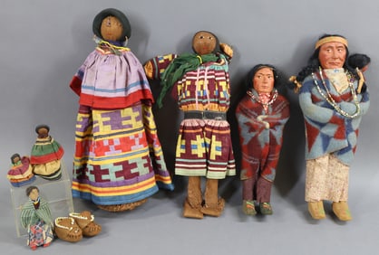 NATIVE AMERICAN DOLLS.