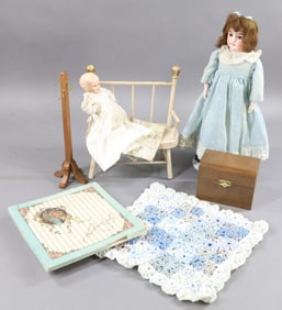 DOLLS W/FURNITURE.