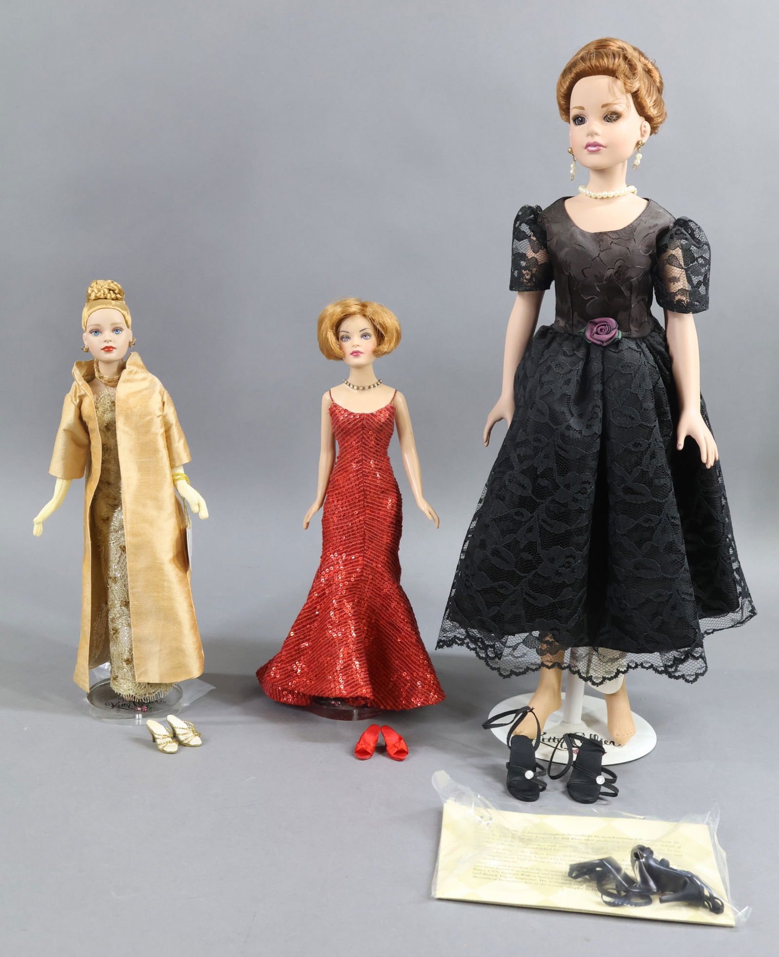 CONTEMPORARY ARTIST DOLLS. (1 of 12)