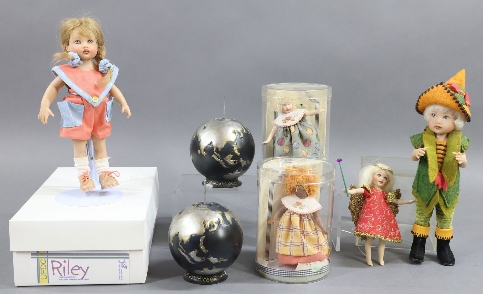 CONTEMPORARY ARTIST DOLLS. (1 of 11)