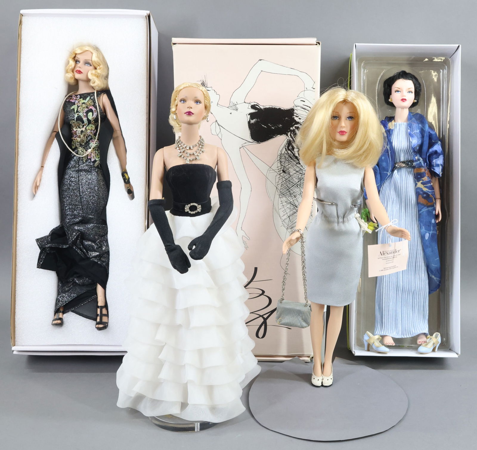 CONTEMPORARY ARTIST DOLLS. (1 of 20)