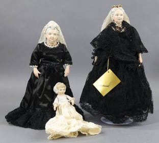 ARTIST DOLLS.