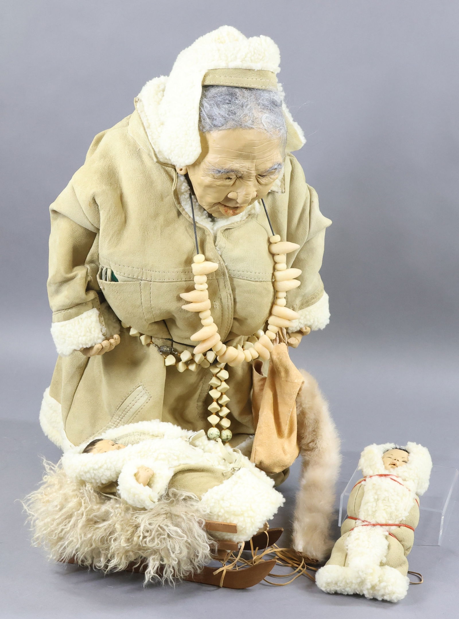 CONTEMPORARY ARTIST DOLLS. (1 of 8)