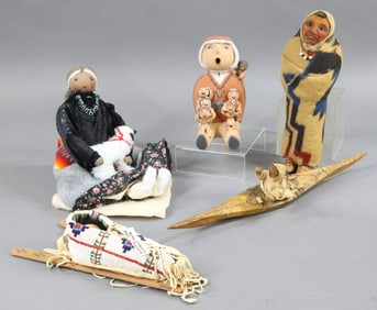 NATIVE AMERICAN DOLLS.