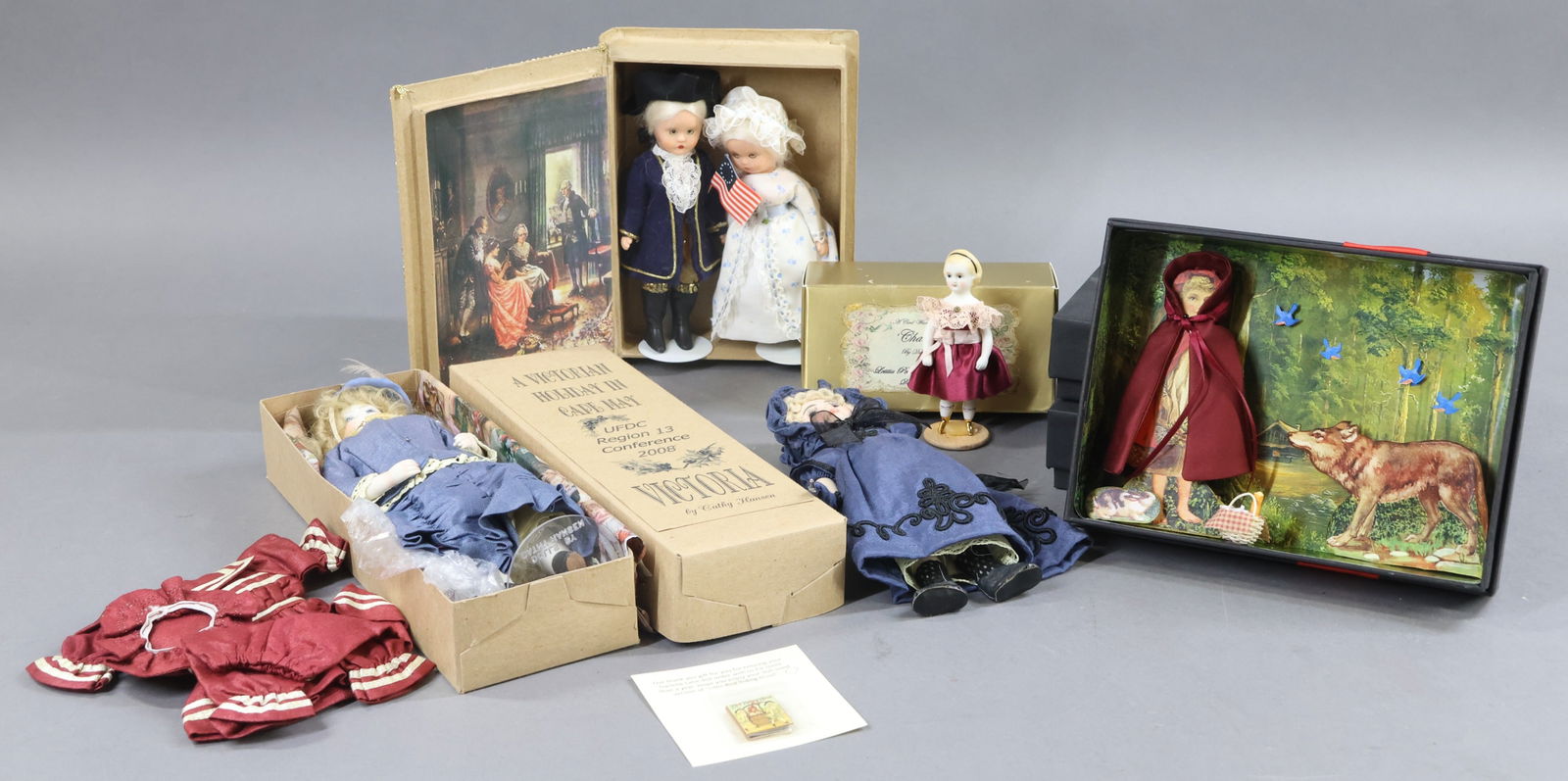 CONTEMPORARY/UFDC DOLLS. (1 of 10)