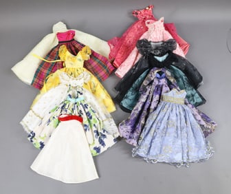 CONTEMPORARY ARTIST DOLLS - CLOTHING.