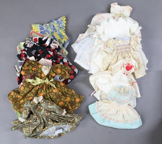 CONTEMPORARY ARTIST DOLLS - CLOTHING.