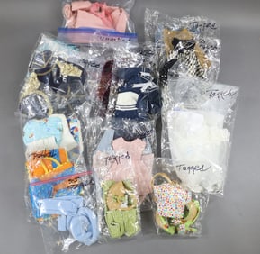 CONTEMPORARY ARTIST DOLLS - CLOTHING.