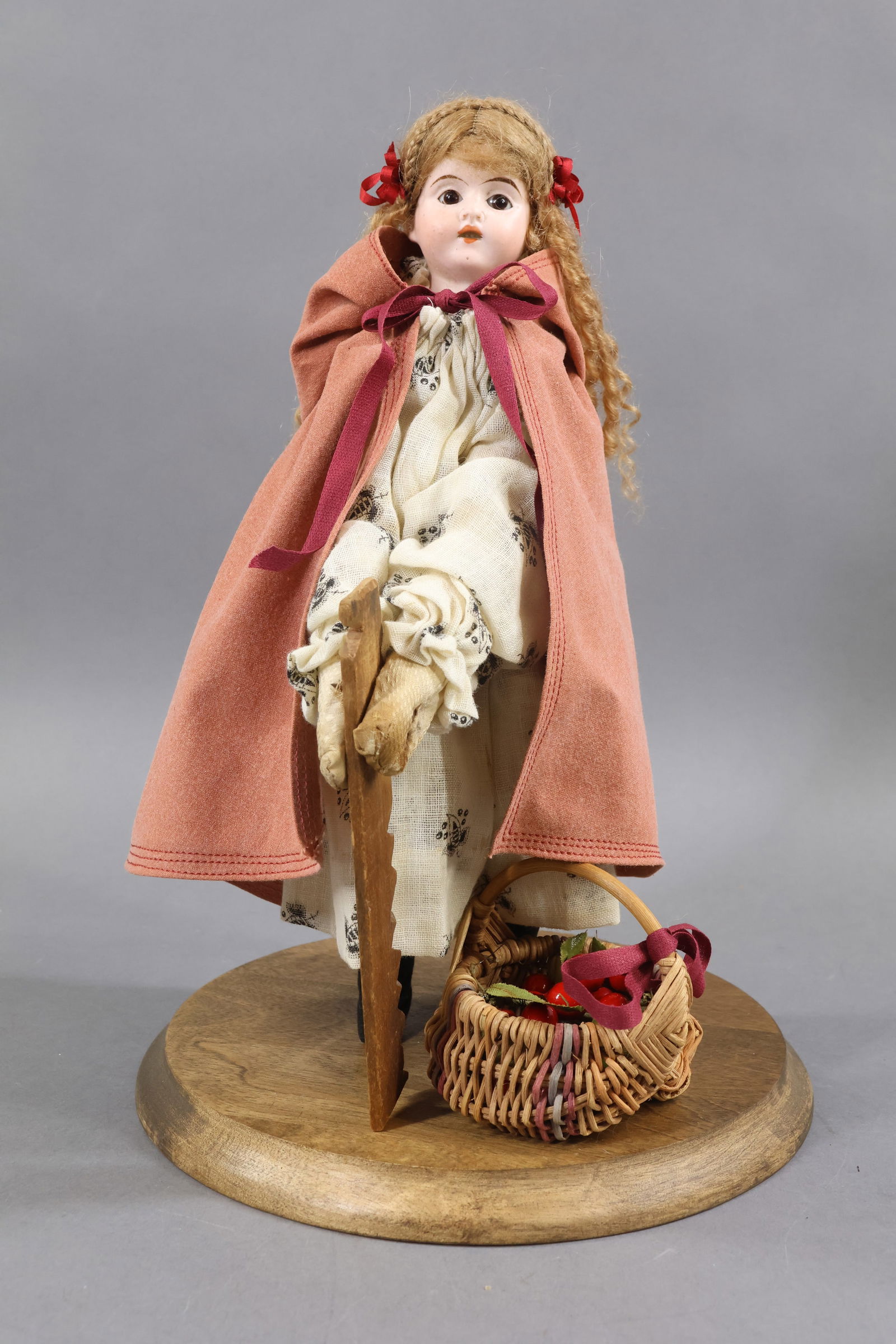 GERMAN BISQUE NOVELTY DOLL. (1 of 8)