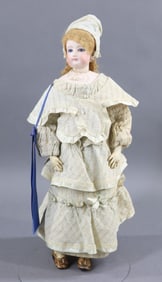 ANTIQUE FRENCH BISQUE HEAD FASHION DOLL.