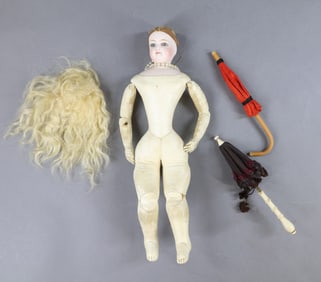 ANTIQUE FRENCH BISQUE HEAD FASHION DOLL.