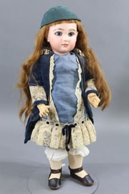 ANTIQUE FRENCH BISQUE HEAD DOLL.